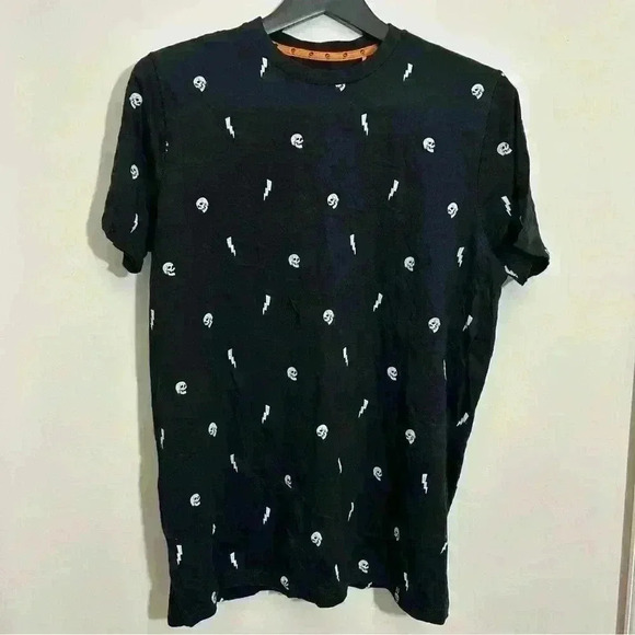 Free Planet Other - Free Planet Haloween T-Shirt Skull and Lightning Print Black&White Size M NWT